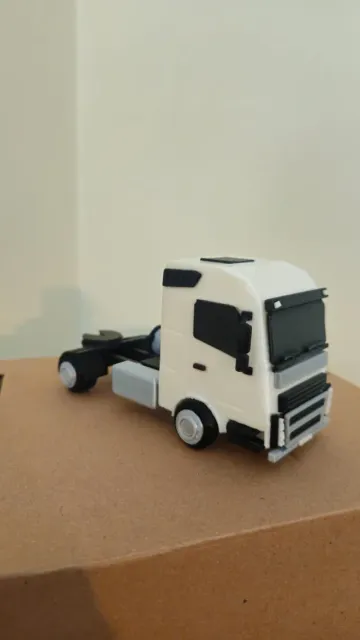 Volvo FH LNG 4x2 - 1:50 — Image 2 of 4