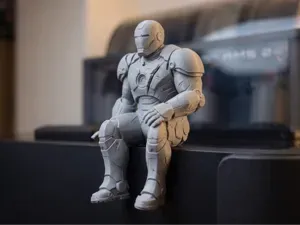 Iron Man Edge Sitter - Desk Buddy