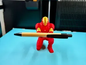 Iron Man Stiftehalter coole Schreibtisch Deko