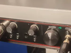 Focusrite scarlett solo under Desk Holder