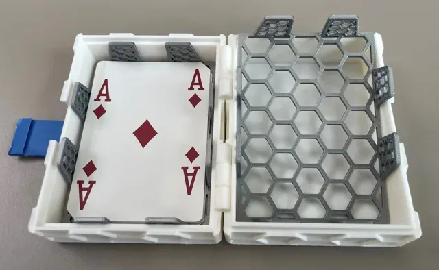 Playing Cards Holder - The Ultimate Box — Фото 9 из 10