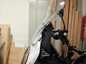 1290 Super Adventure R/S windscreen offset
