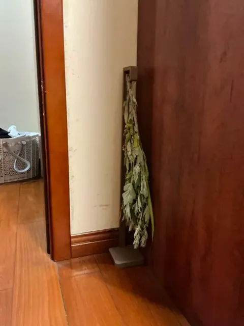 【悬月】—— 回纹落地挂架 — Image 3 of 3