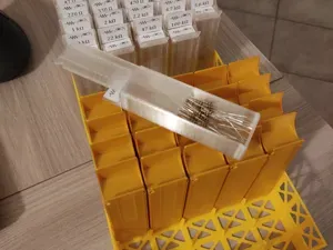 Space efficient small components storage box