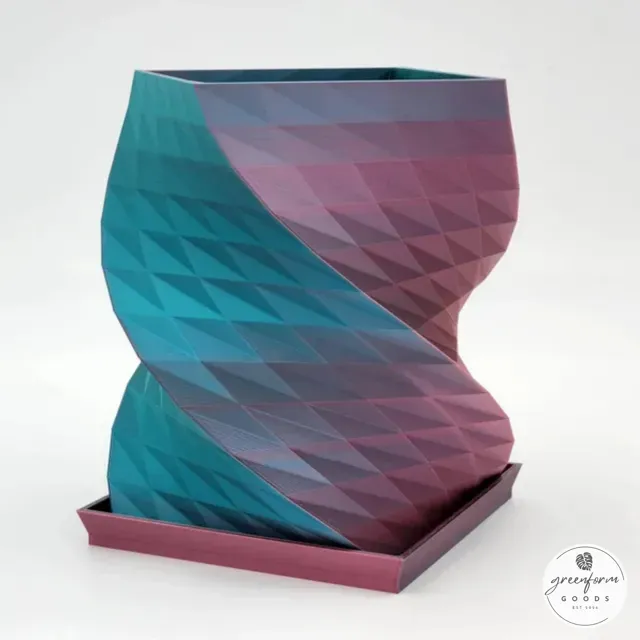 Twisted Geometric Helix Planter — Фото 2 из 10
