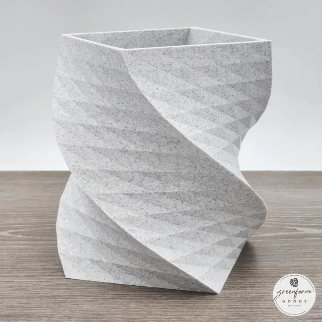Twisted Geometric Helix Planter — Фото 7 из 10