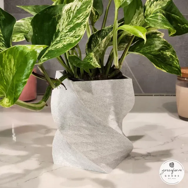 Twisted Geometric Helix Planter — Фото 10 из 10