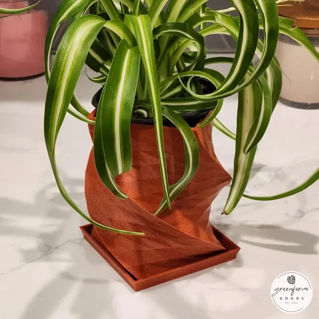 Twisted Geometric Helix Planter — Фото 9 из 10