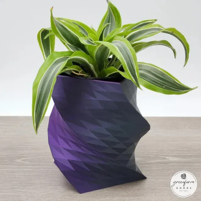Twisted Geometric Helix Planter — Фото 4 из 10