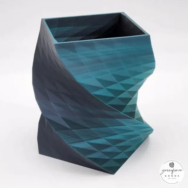 Twisted Geometric Helix Planter — Фото 3 из 10