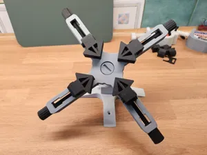 4-Way Vise attachment for modular clamp system