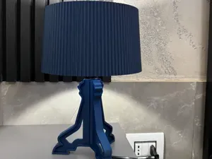 lampada da tavolo - modello tre piedi