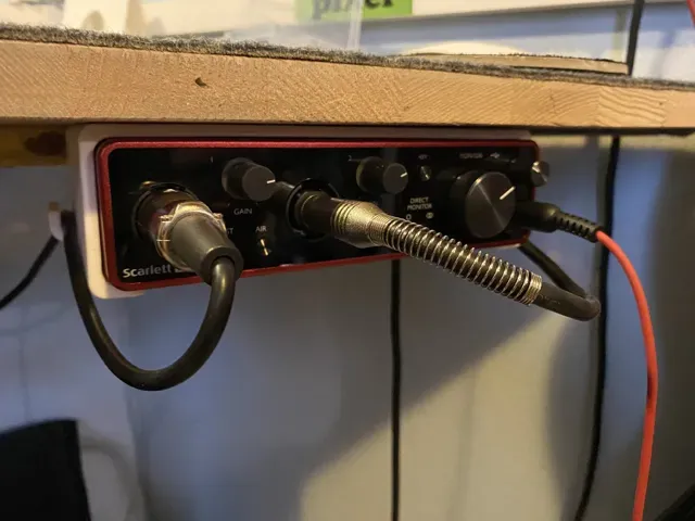 Focusrite Scarlett 2i2 Under Desk Mount — Фото 5 из 7
