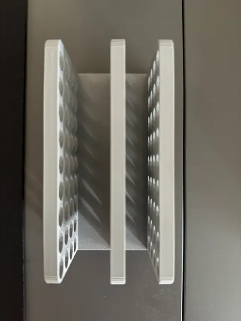 Verticalstand MacBookPro2012 and iPadAir 5 — Image 4 of 5