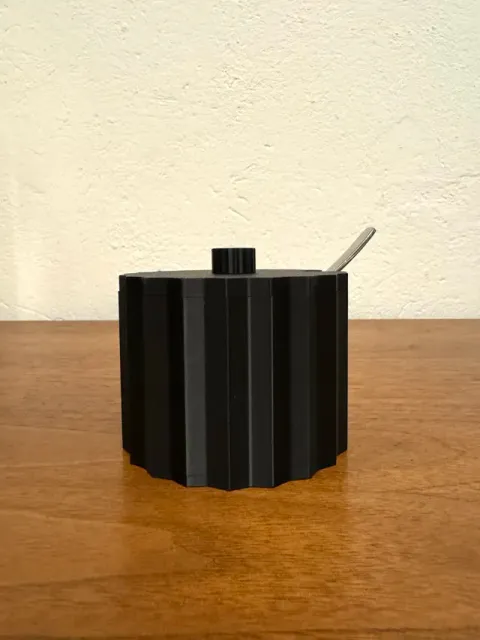 Pleated sugar bowl with lid plissé Alessi Style — Image 3 of 7