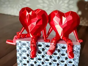 Valentine´s heart Low Poly with articulated legs