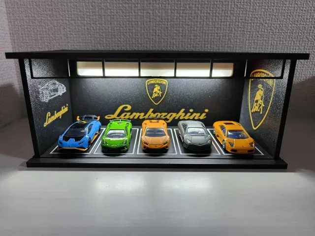 1:64 Scale Lamborghini Diorama — Фото 2 из 8