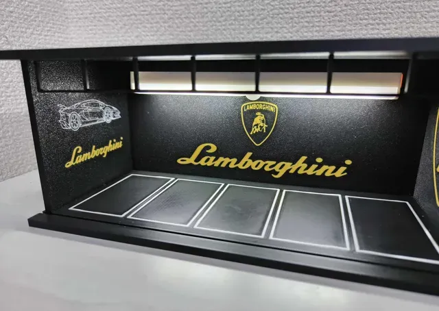 1:64 Scale Lamborghini Diorama — Фото 8 из 8