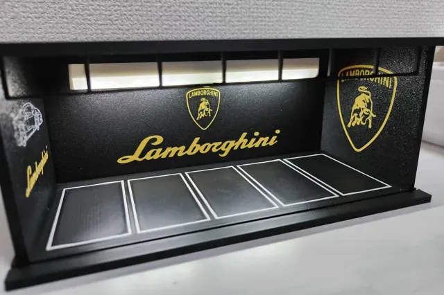 1:64 Scale Lamborghini Diorama — Фото 7 из 8