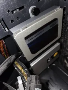 Slot-Screw 2.5" SSD Mount