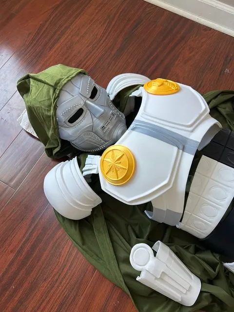 Dr. Doom: Avengers Doomsday – Full Armor Suite — Фото 16 из 17