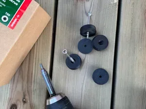 25 mm Screw-On Furniture Foot for 4.2mm Deck Screw