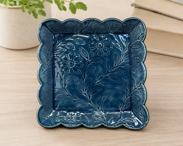 Square scalloped clay cutter — Image 2 of 4