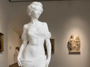 woman bust/statue sculpture