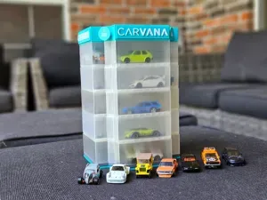 1:64 Stackable Carvana Storage Diorama
