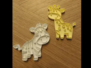 Giraffe & zebra Sensory Play
