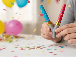Party Whistle – Two-Tone Fun, Prints in 2g