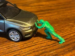 diorama miniature - pushing man
