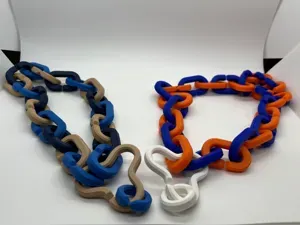 Chain link and connector for oversized logo