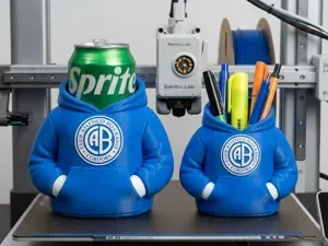 BELGRANO DE CBA. SET- PEN HOLDER AND CAN COOLER