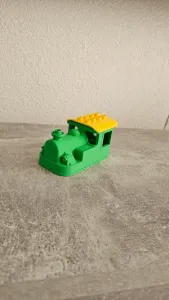 Train locomotive compatible with "brick DUPL0"
