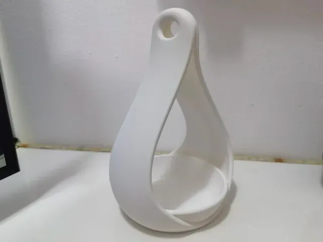 Minimalist Hanging Bird Feeder — Фото 2 из 4