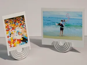 Wobble Instant Photo Stand #1 — Ripple