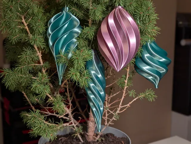 Christmas ornaments — Image 6 of 8