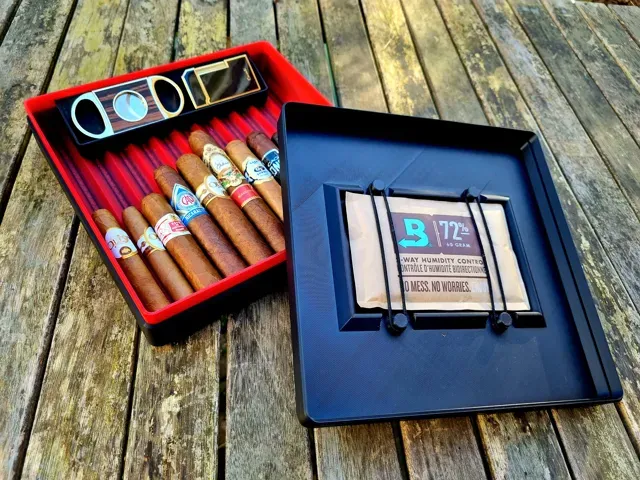 Carbon Humidor - Minimalist Cigar Case — Фото 2 из 8