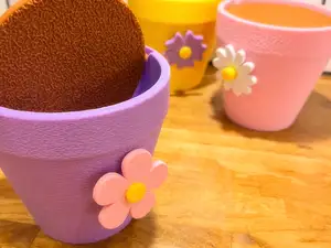 Flower pot compact bin / desk tidy / desktop bin