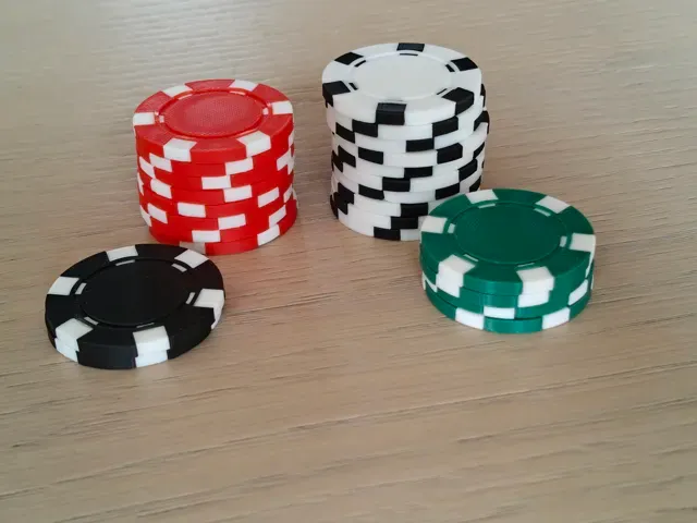 Poker Chip (No AMS) — Image 6 of 8