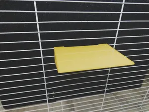 Hanging Self-Supporting Shelf for Rodents