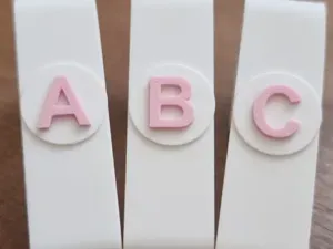Buchstaben-Haken – ABC lernen & Hochstuhl