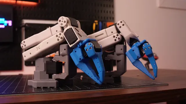 Qubit, The Desk Robot — Image 3 of 7
