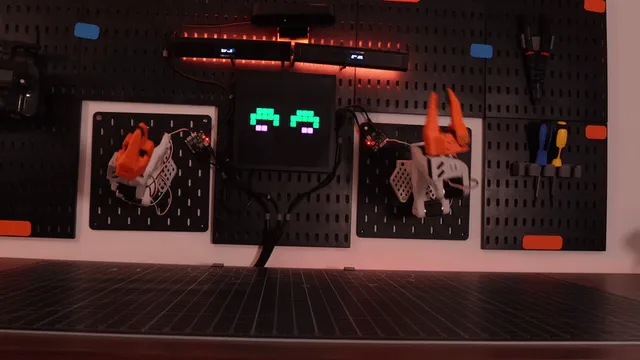 Qubit, The Desk Robot — Image 7 of 7
