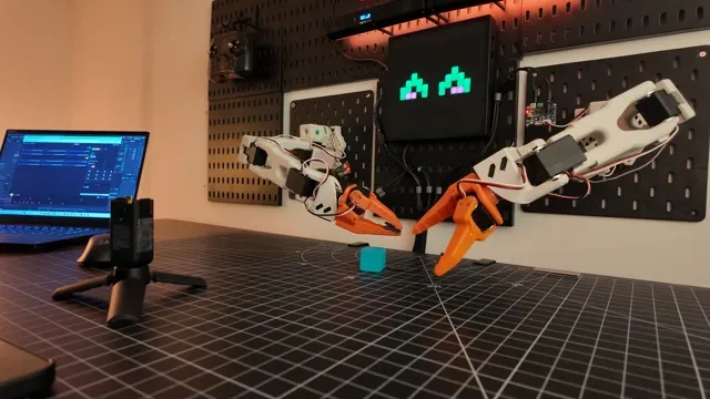 Qubit, The Desk Robot — Image 6 of 7