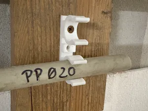 Clamp or mount for PP or PEX pipes FI20