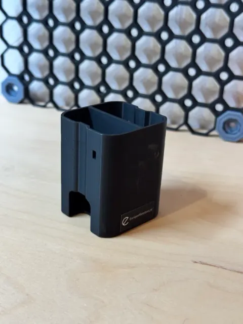 Nikon EN-EL15 dual battery holder — Image 4 of 4