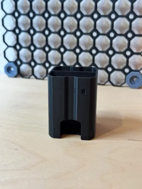 Nikon EN-EL15 dual battery holder — Image 3 of 4