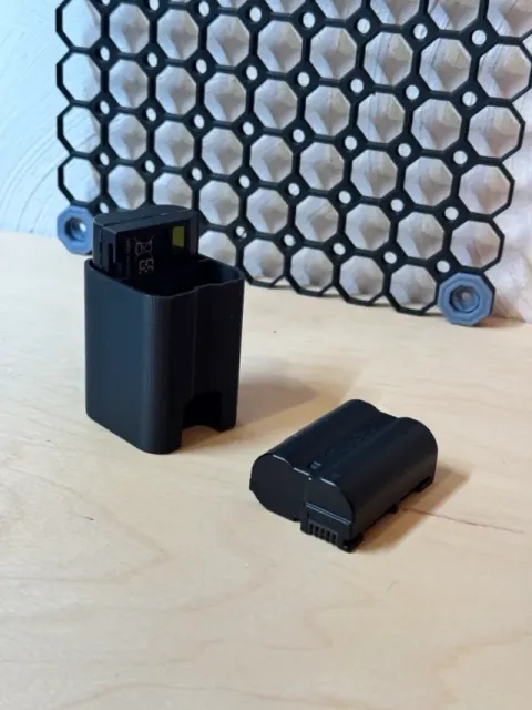 Nikon EN-EL15 dual battery holder — Image 2 of 4